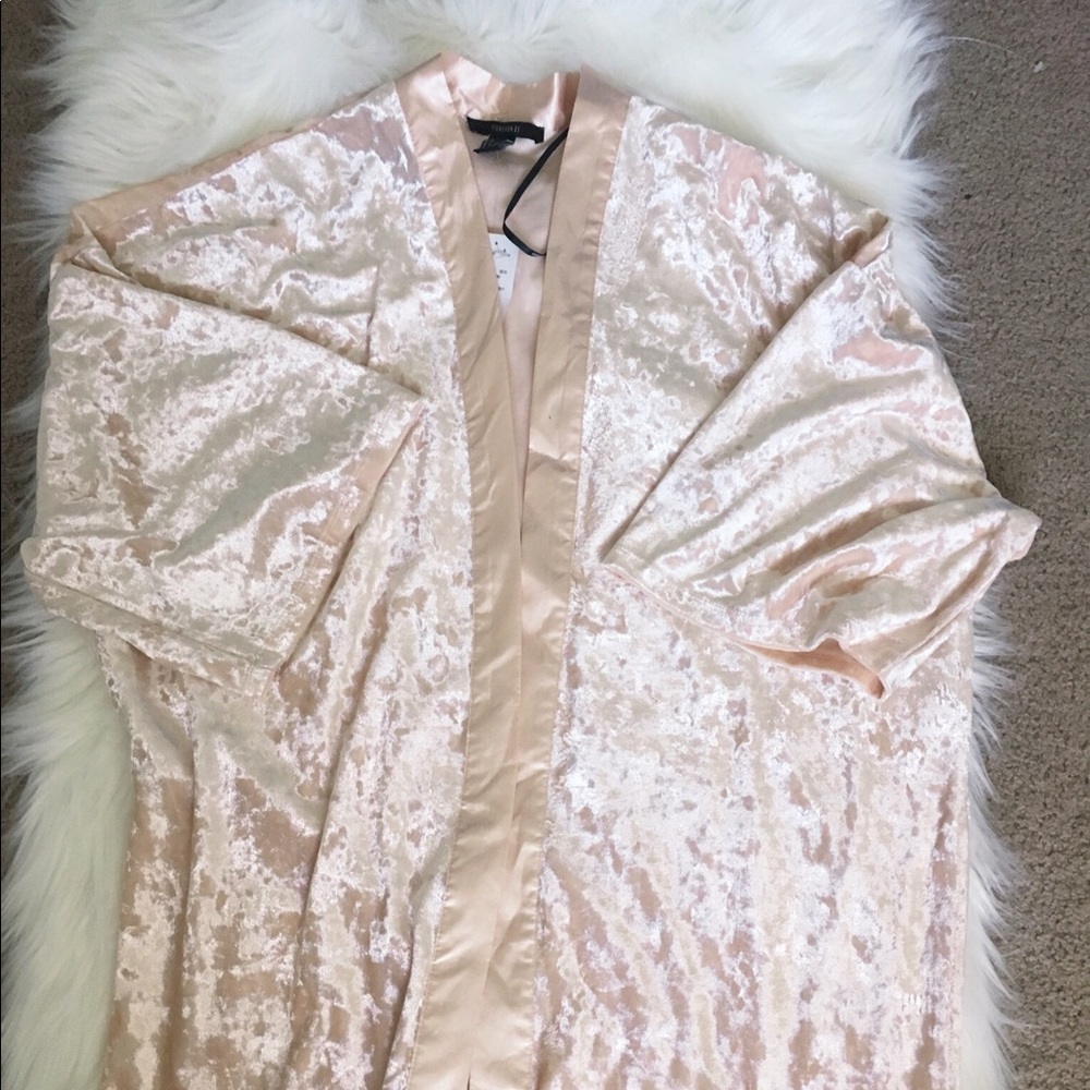 Pink velvet kimono